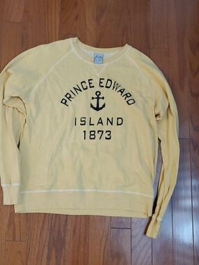 Women’s Extra Large Prince Edward Island Yellow sweatshirt Anchor